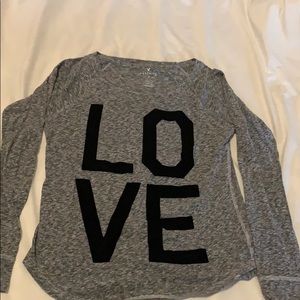 American eagle favorite tee. Velvet letters